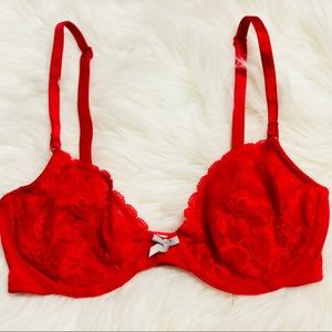 NWOT VS 32C Bra🖤